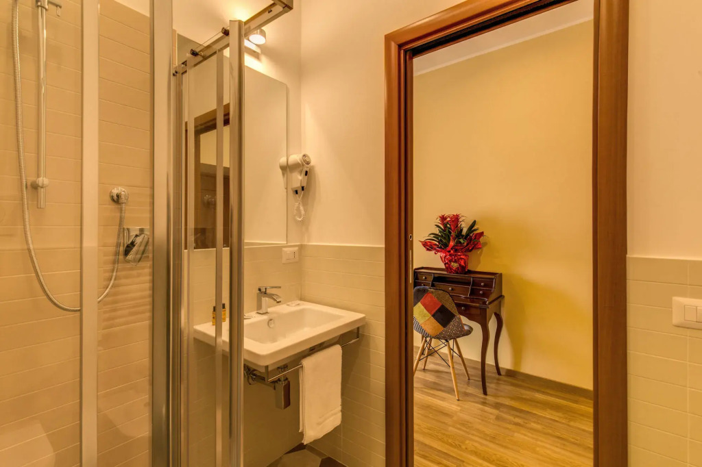 Top Floor Colosseo Guesthouse