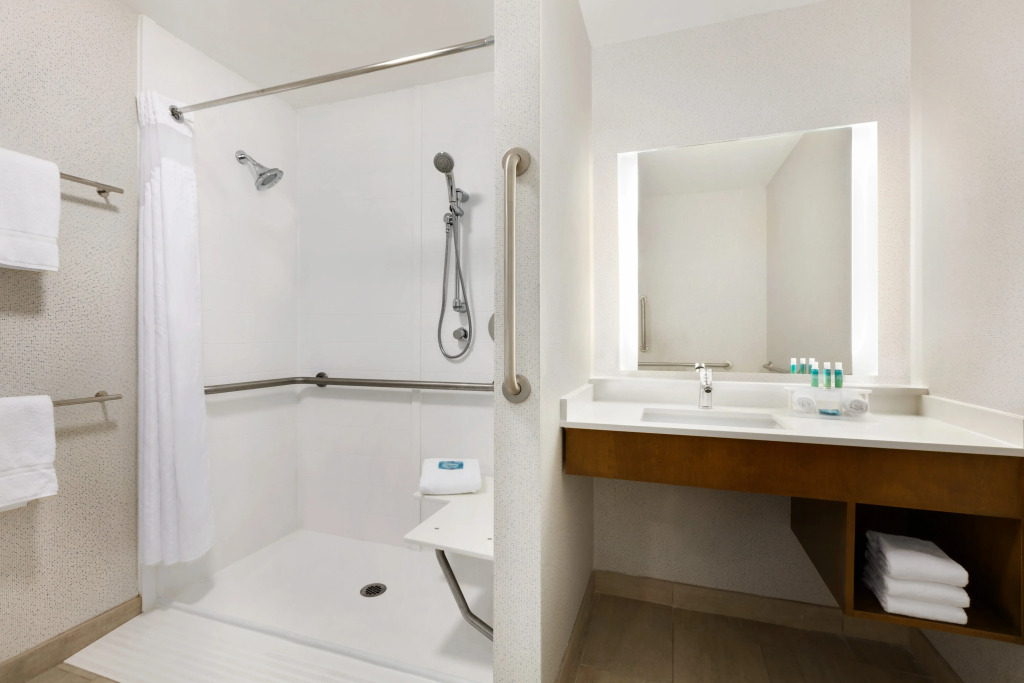 Holiday Inn Express & Suites Salisbury by IHG