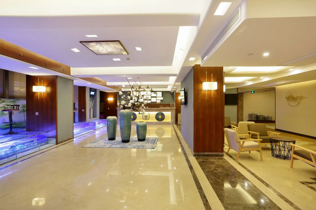 Lujia International Hotel