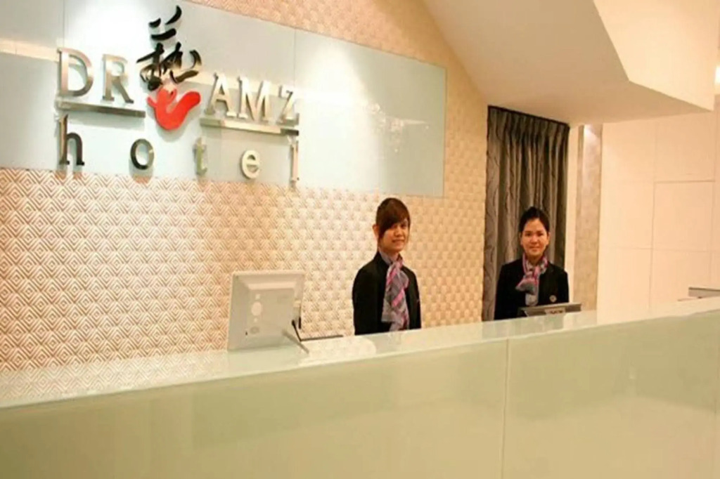 Hotel Zamburger Plaza Mahkota