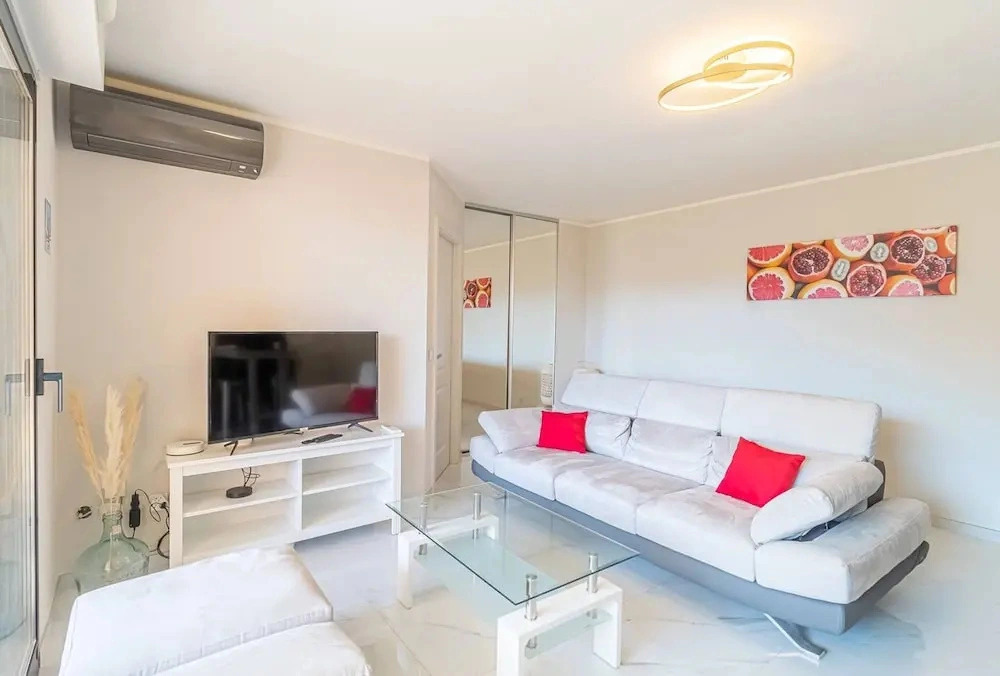 Beautiful Apartment With Pool Near Monaco