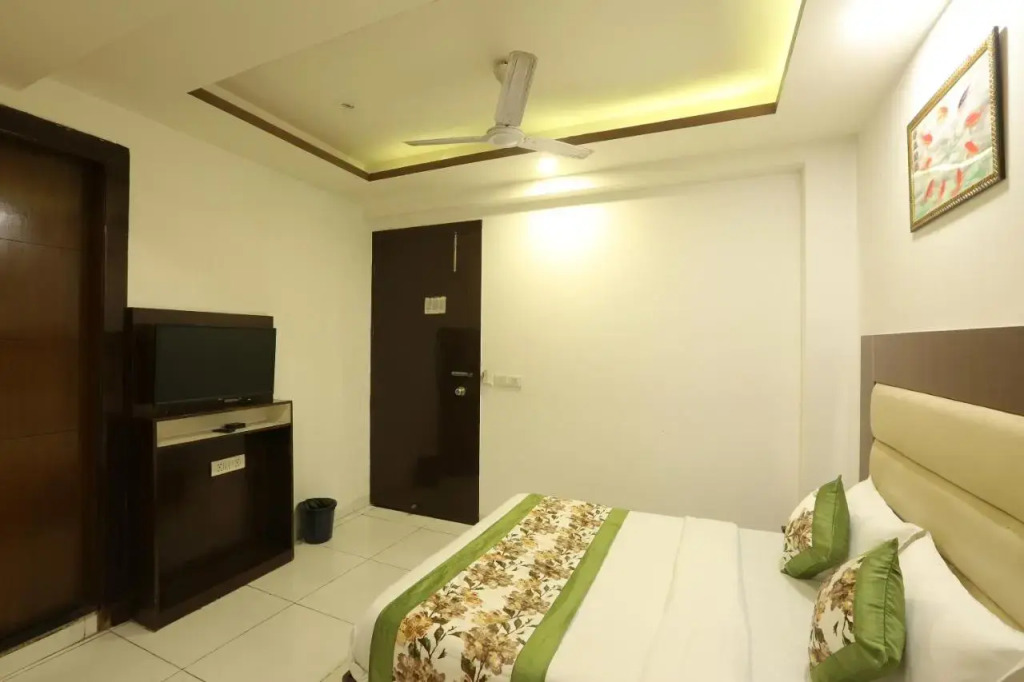 Hotel Qualia Suites at Delhi Airport