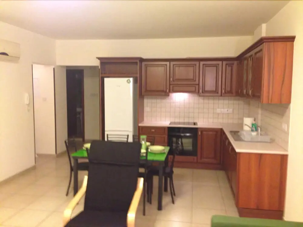 Lakis Court