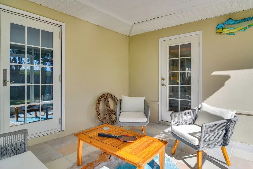 4 Mi to Indian Rocks Beach: Quiet Family Escape!