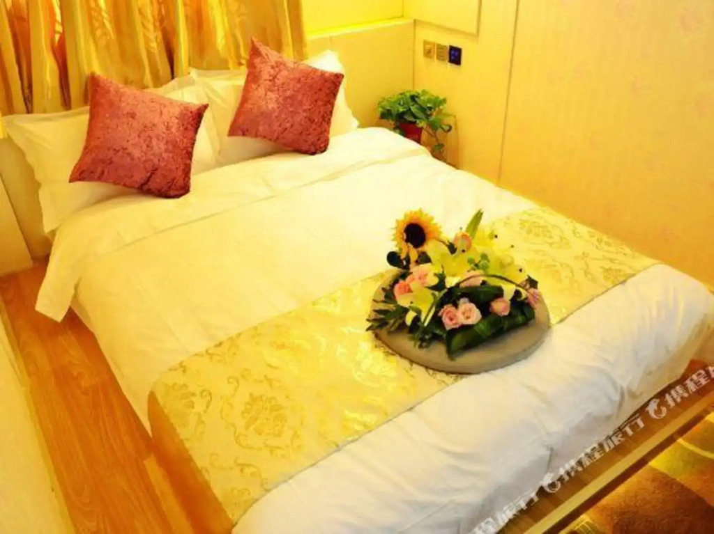 Lingyi Hotel