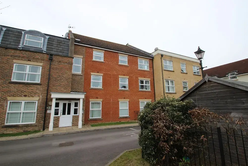 Clarendon Court