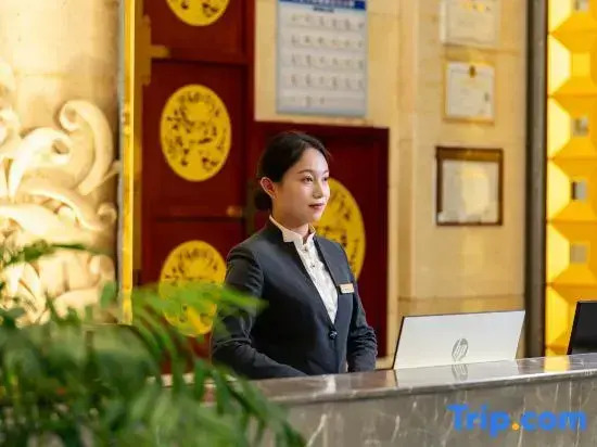 Tengchong Aviation Holiday Hotel