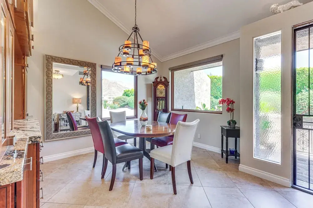 Chic, Walkable Desert Retreat - Private & Serene