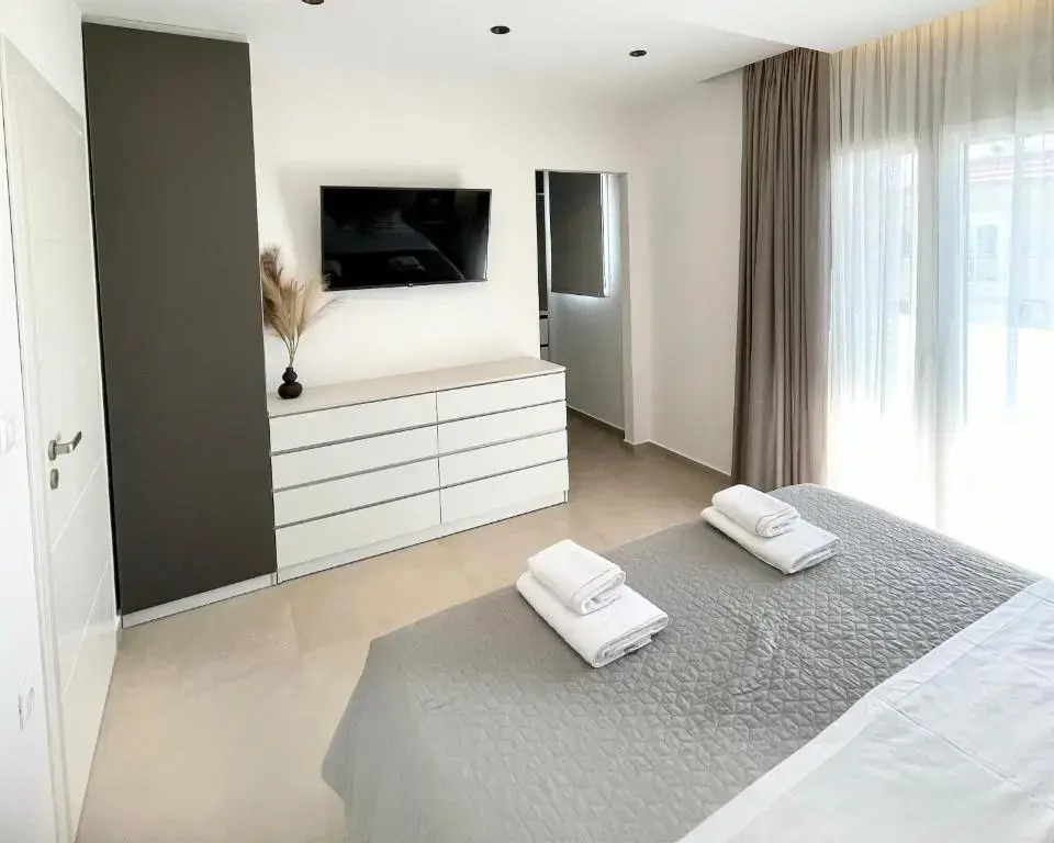 White House Kokas Luxury Apartments