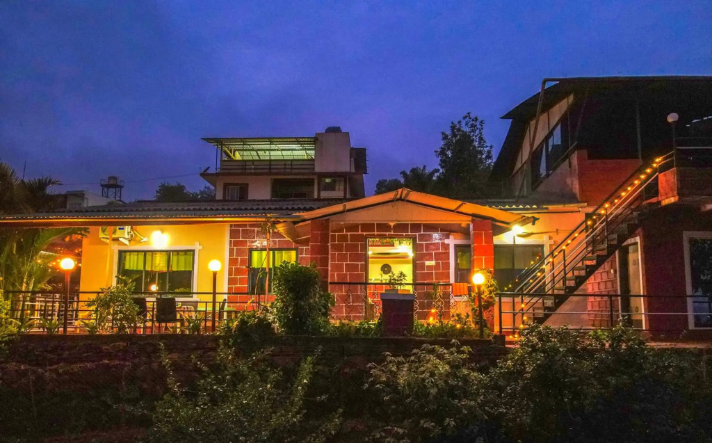 Lifeline Villas - Marvel Valley View 5Bhk With Private Pool,Surrounded by strawberry farms