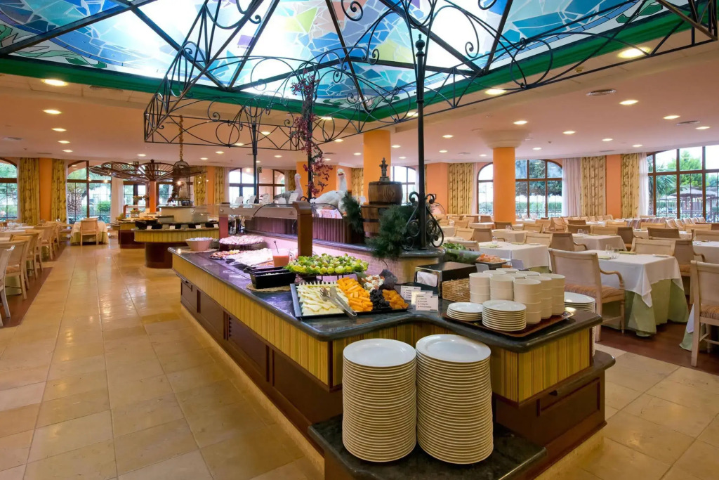 Отель IPV Palace & Spa