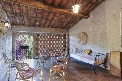 Casa Rosa by Salogi Villas