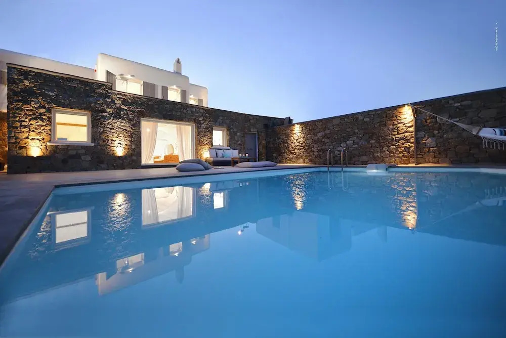 Villa Blanca Duo