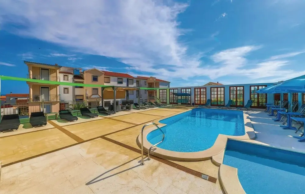 Beautiful Home in Okrug Gornji With Wifi and 1 Bedrooms