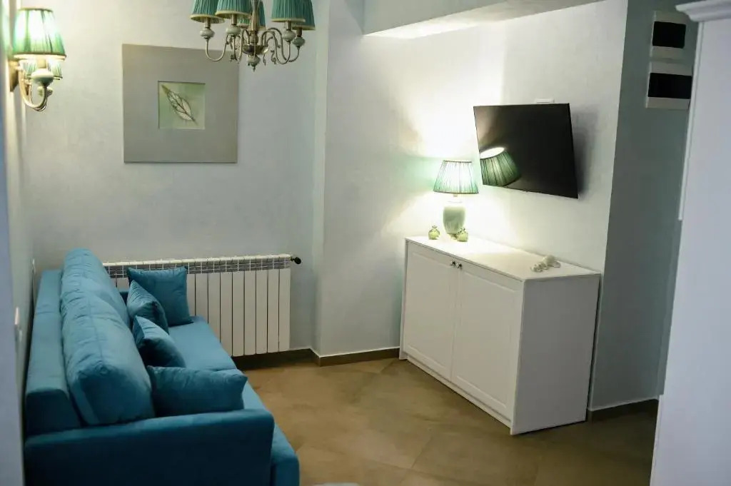 Myosotis Mamaia Studio by the Lake