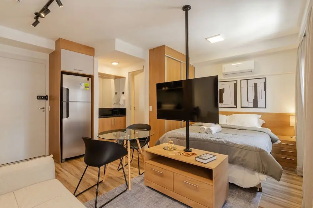 Studio com Varanda ao Lado do Metr em Pinheiros