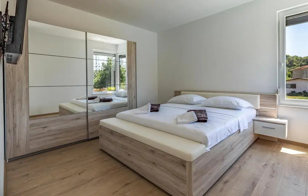 Awesome Home in Pula with Outdoor Swimming Pool, Hot Tub & 3 Bedrooms