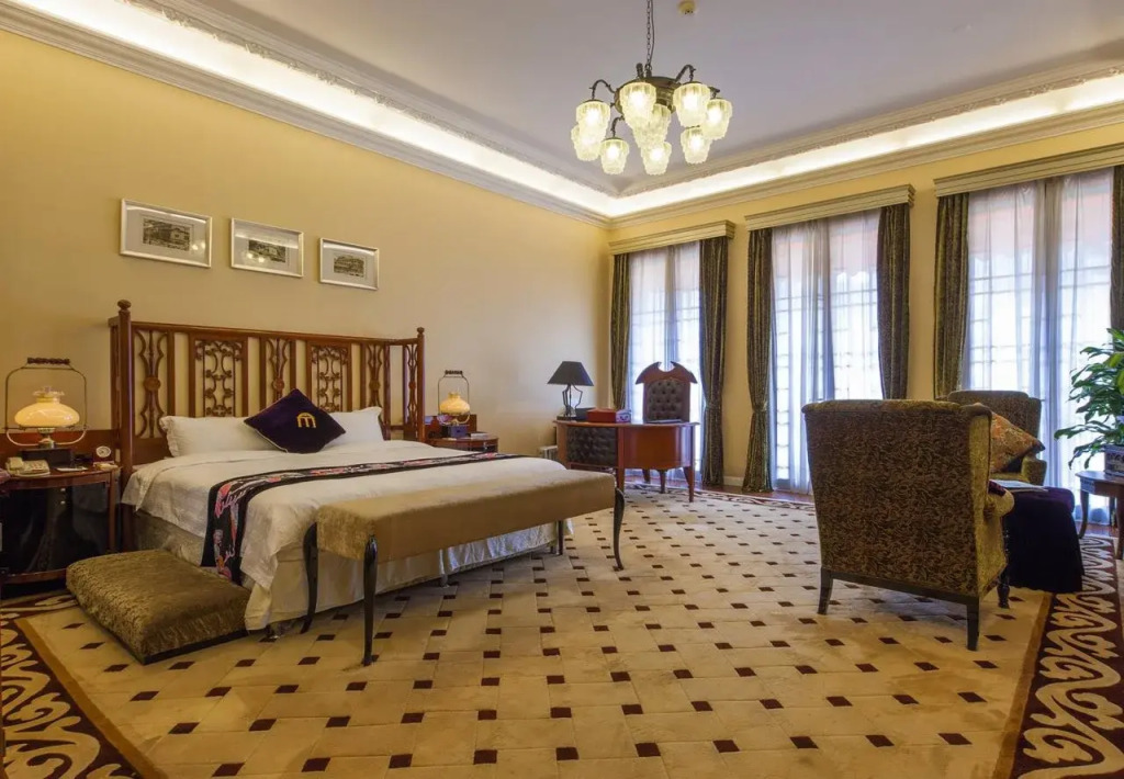 Mansion Hotel