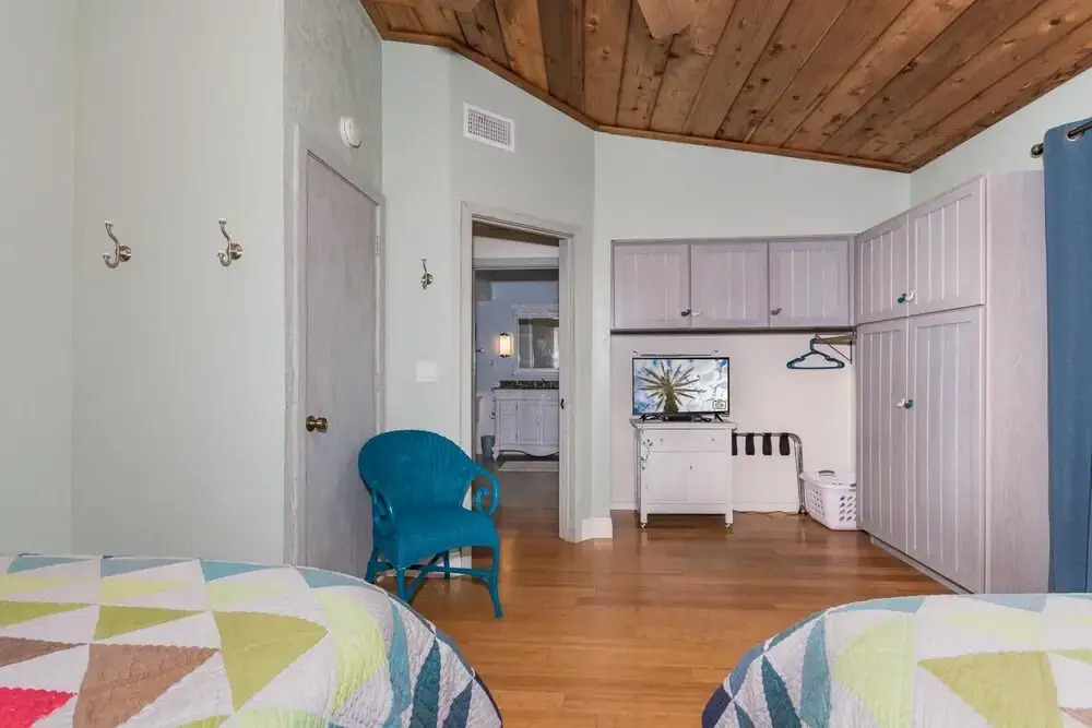 Beachfront Dream Home 4 Bedroom 3 Bath 6060s