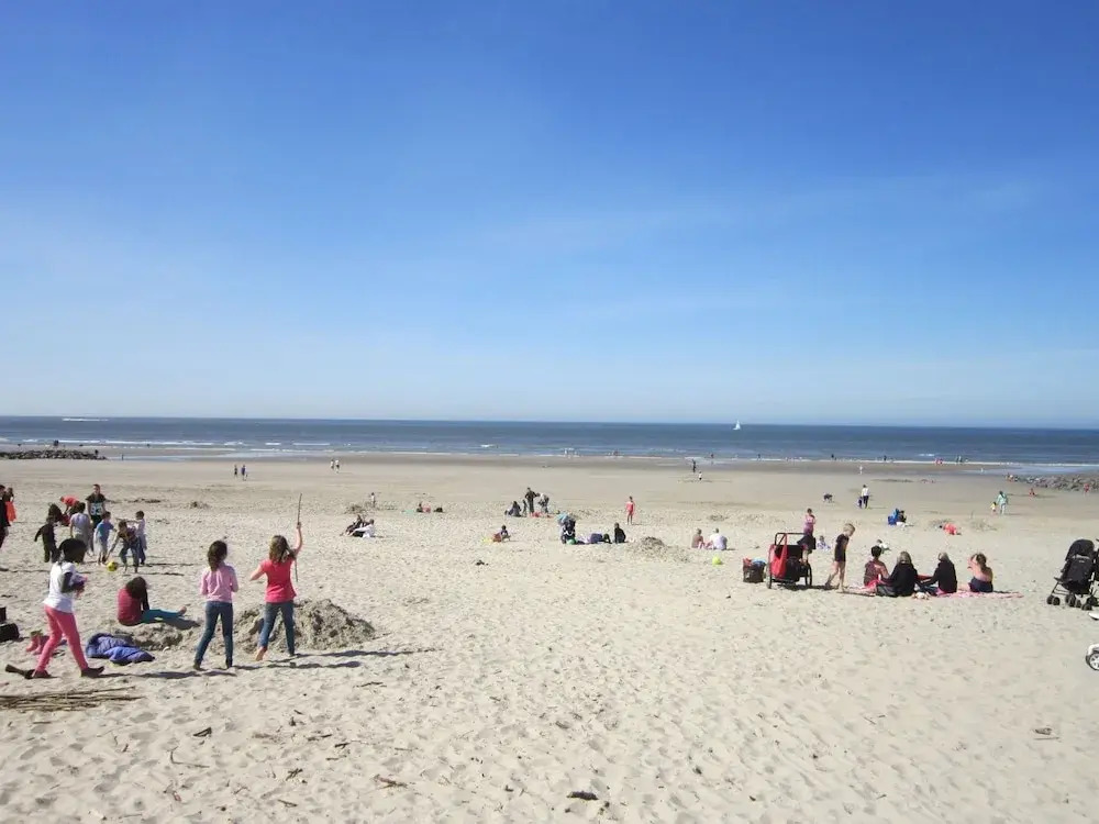 Luxurious Apartment in Bredene With Swimming Pool