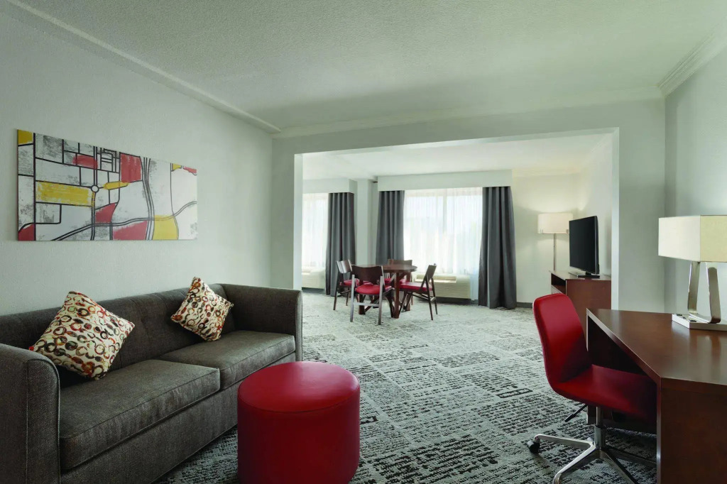 Pace Hotel Addison