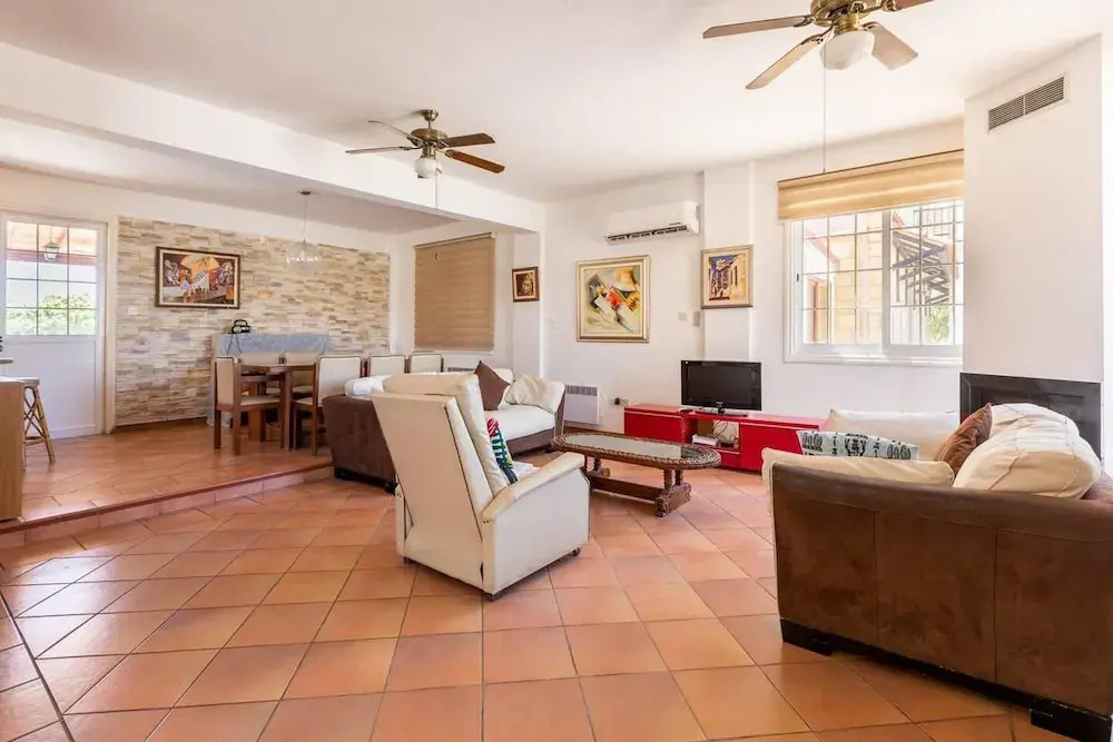 4 Bedroom Villa With Private Pool Near Beach