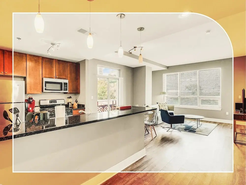 Downtown Midtown Apartments by NUOVO