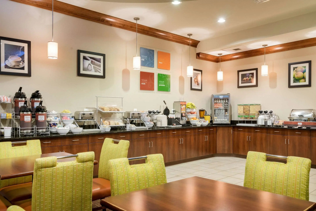 Comfort Inn & Suites Lexington Park near Pax River
