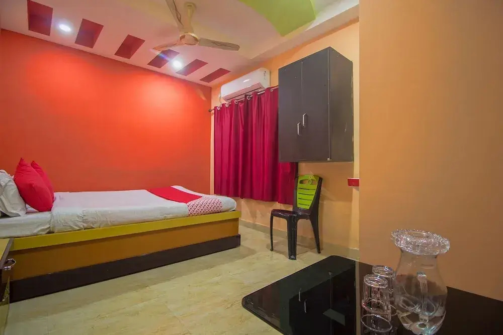 Smriti Guest House by OYO