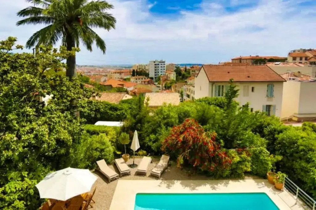 Beautiful early 1900's classic villa sea views