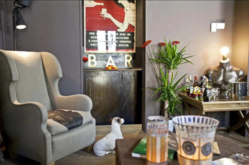 Porcellino Gallery Art Boutique BB