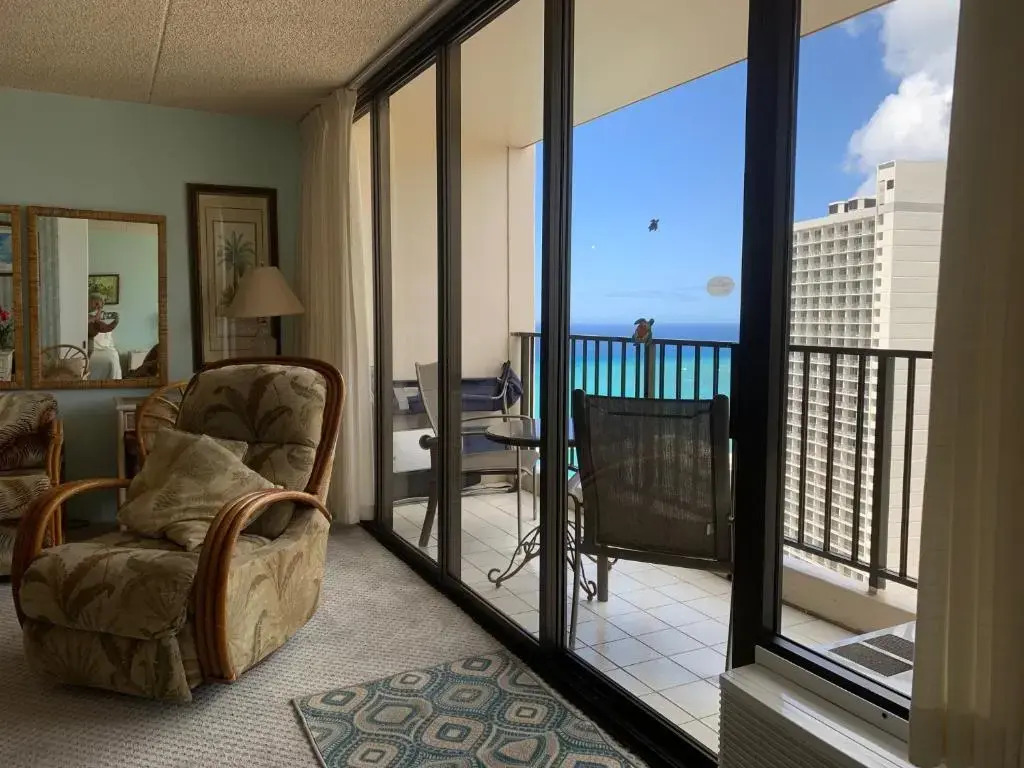 Waikiki Banyan 3410 Stunning Ocean, Surfer & Sunset View's