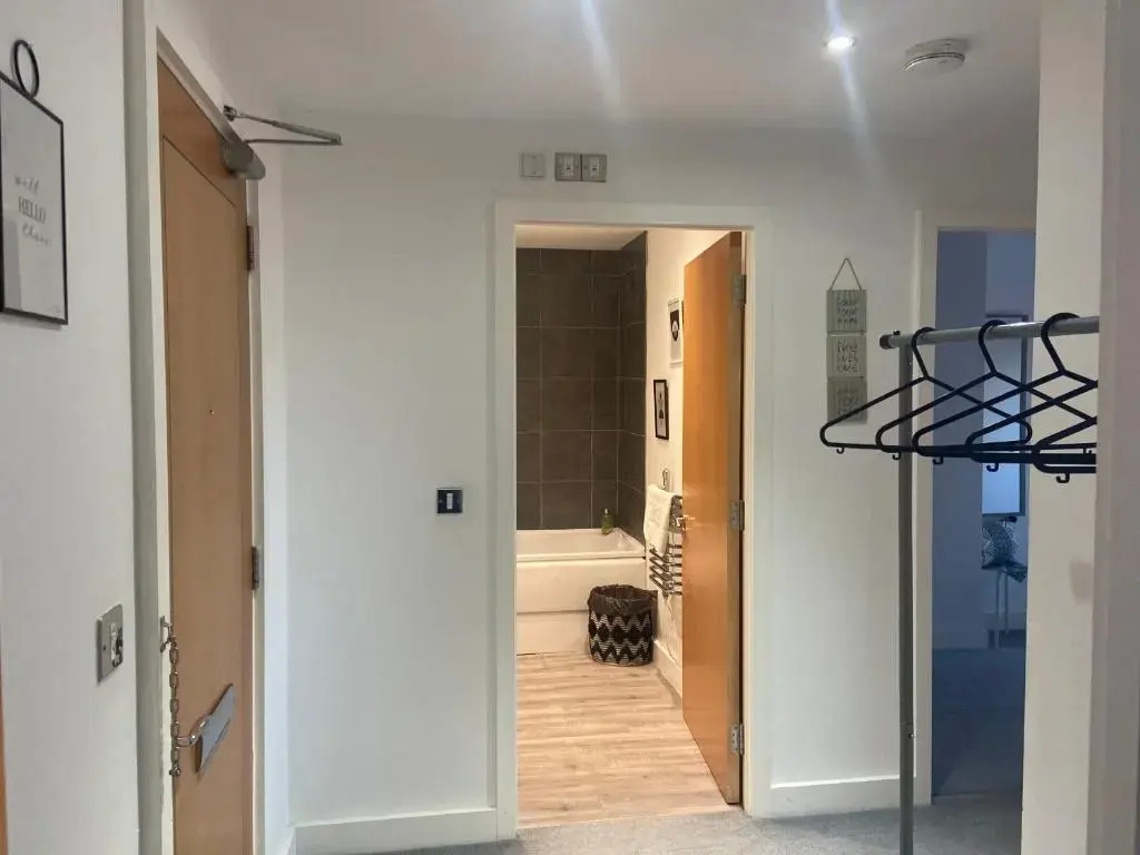 2 Bedroom Near Ocean Village Marina Port Apartment