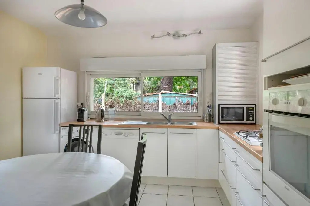 Maison Familiale Dans Les Pins a 300 M de la Plage