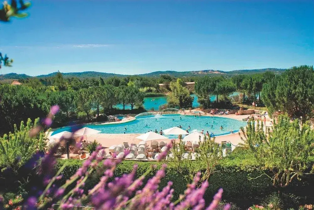 Pierre & Vacances Hotel Du Golf De Pont Royal En Provence