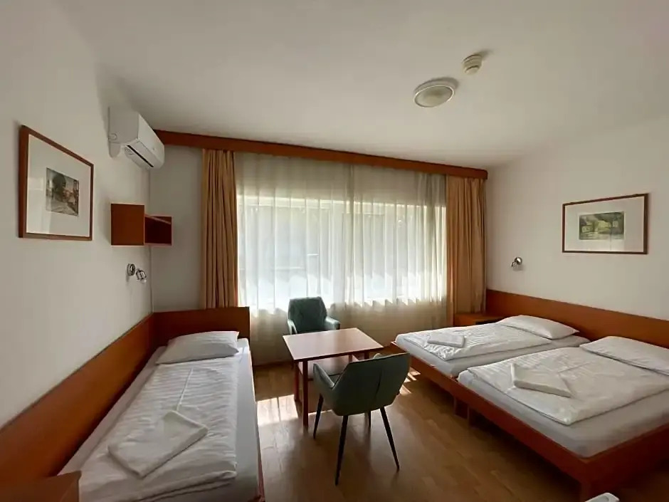 Hello Balcsi Panzio