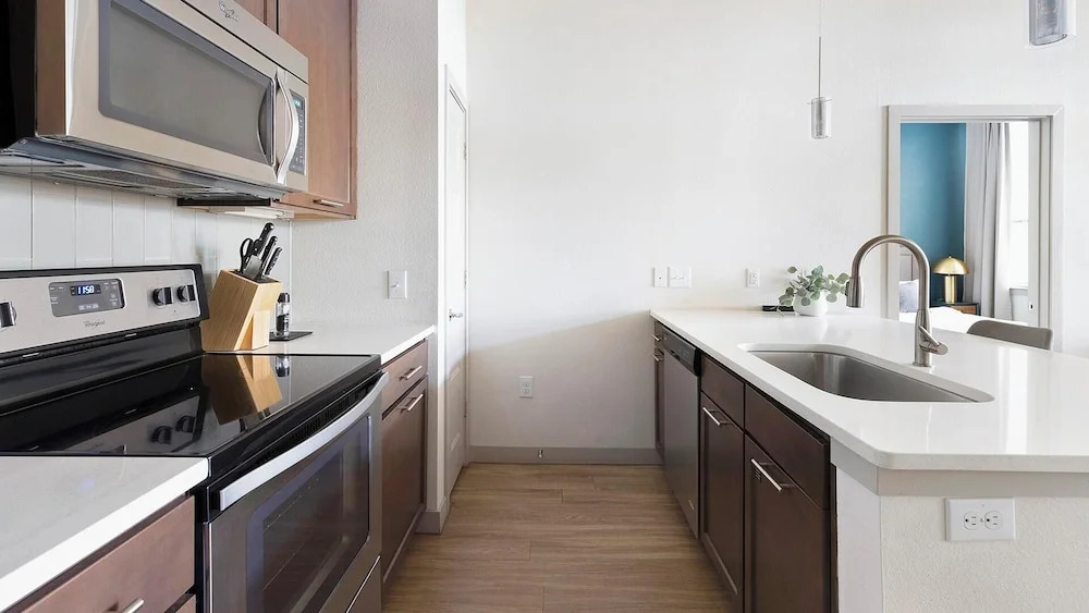Landing Apartments Near Southtown