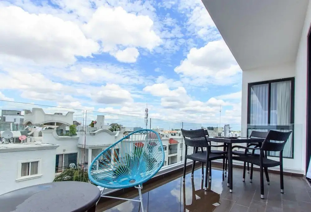 A-Nah Apartments, Rooftop Pool, walking distance to 5th avenue