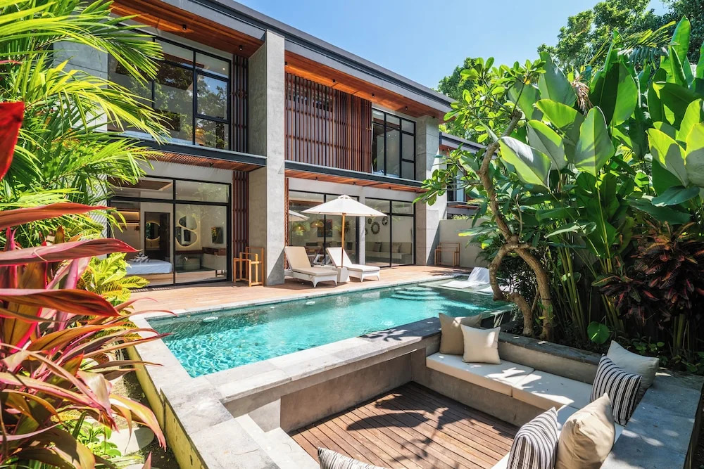 Designer 5br Villa, 400m to Café Del Mar