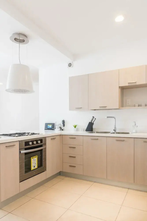 Alameda Downtown Apartment 1204
