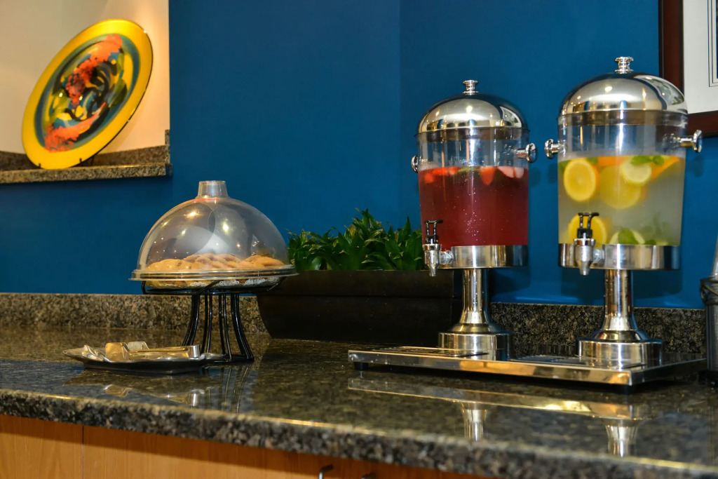 St Charles Inn, Superior Hotel