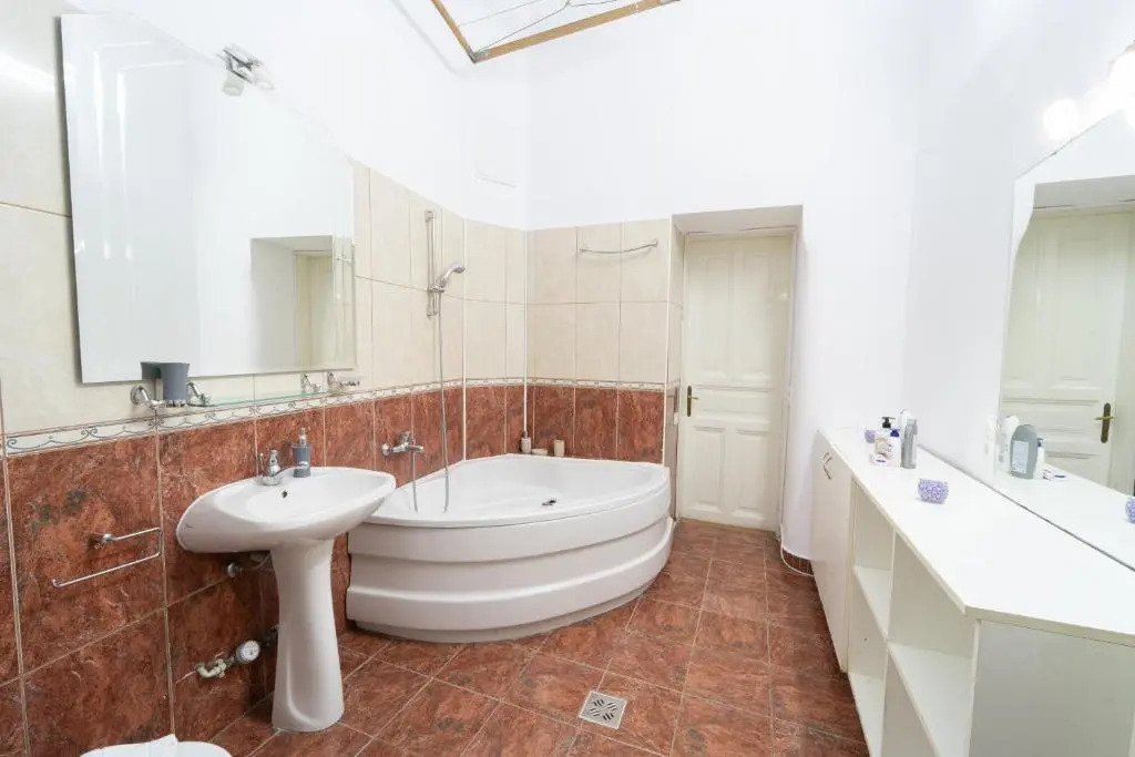 5* noble house in historic center