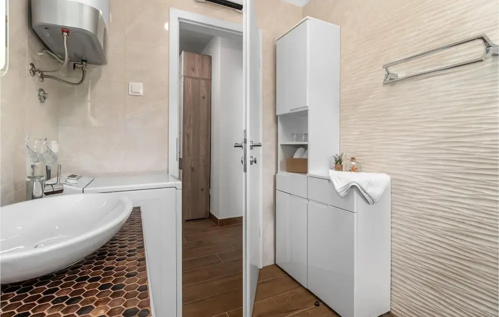 Amazing Apartment in Klenovica With Wifi and 1 Bedrooms
