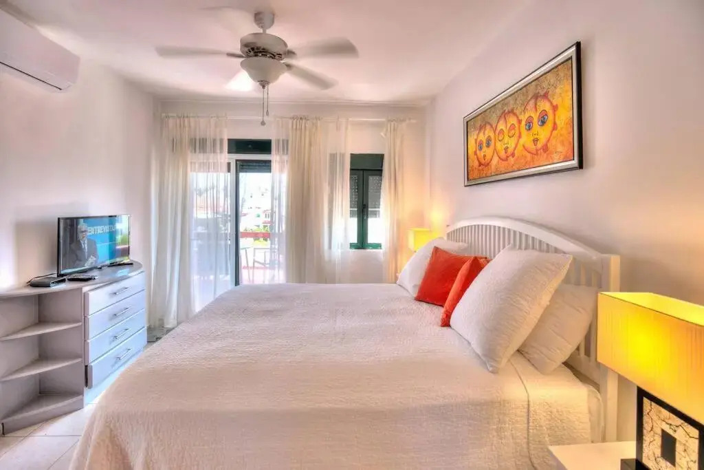 Beachfront apartment with Wifi & Cable TV - I-401