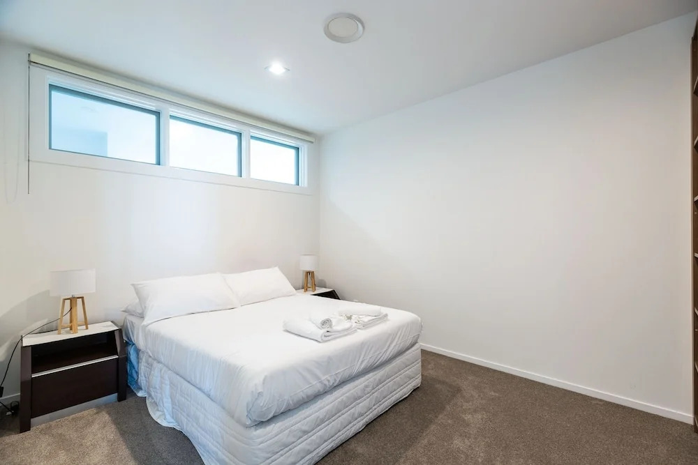 Harbour Views from Two Bedroom Beauty