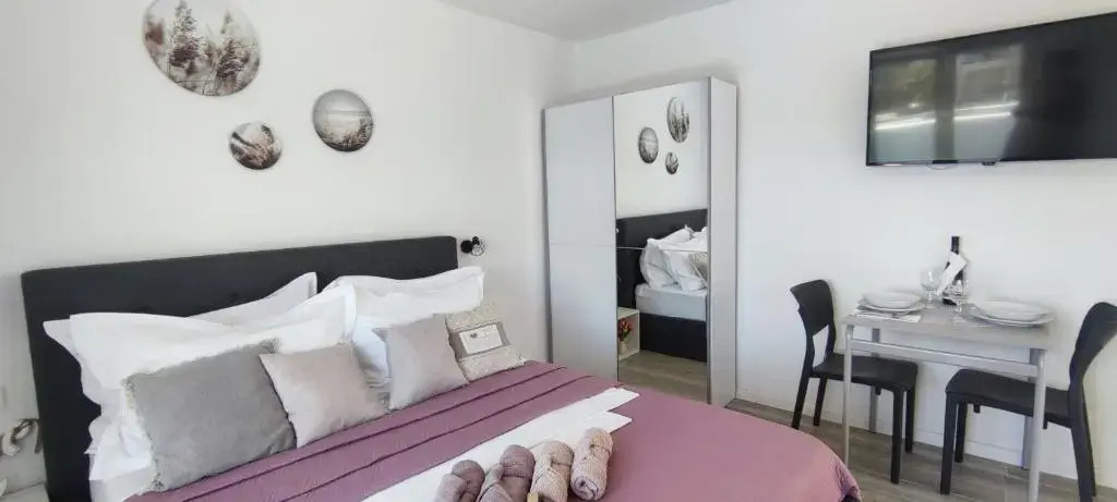 Rooms Lucky