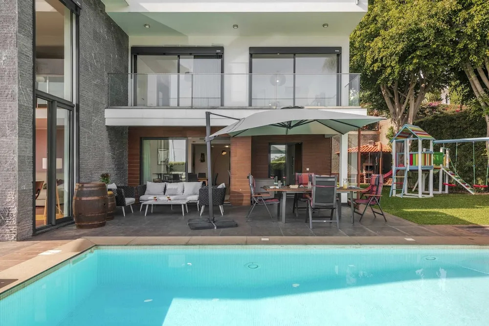 Villa das Quebradas by An Island Apart