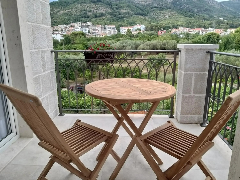 Petivat Gardens