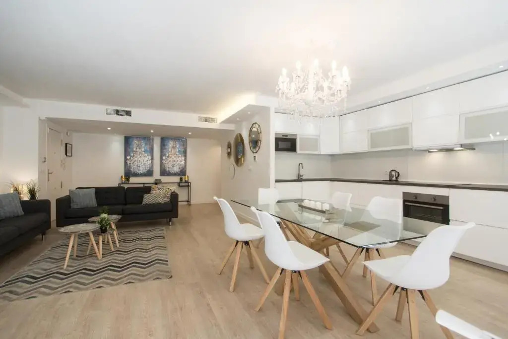 Stylish *NEW* Apartment in Alicante w/ 4 bedrooms