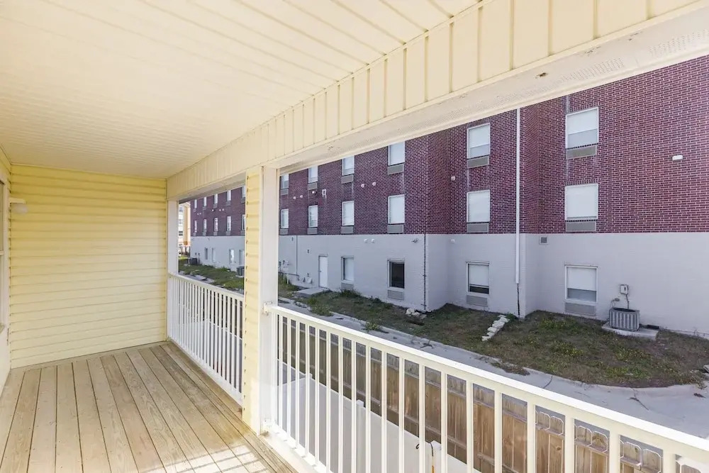 15102 Leeward Dr Townhouse Unit 703